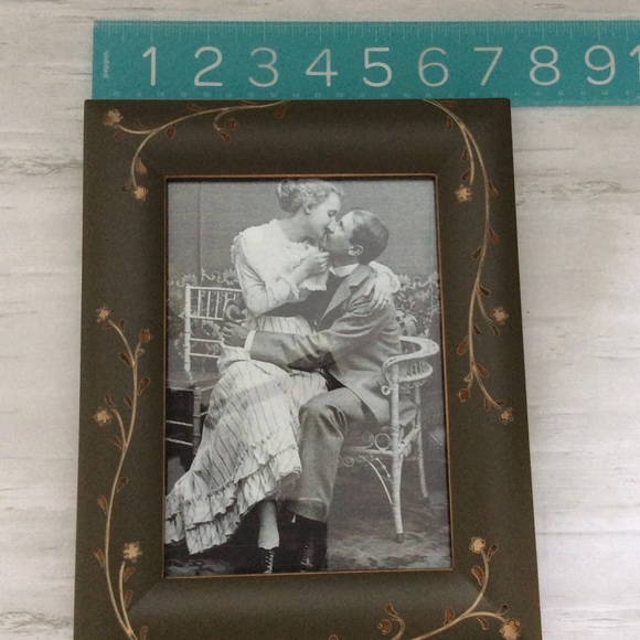 Burnes of Boston  Rare Woods Picture Frame 5/7 - Picture 4 of 8